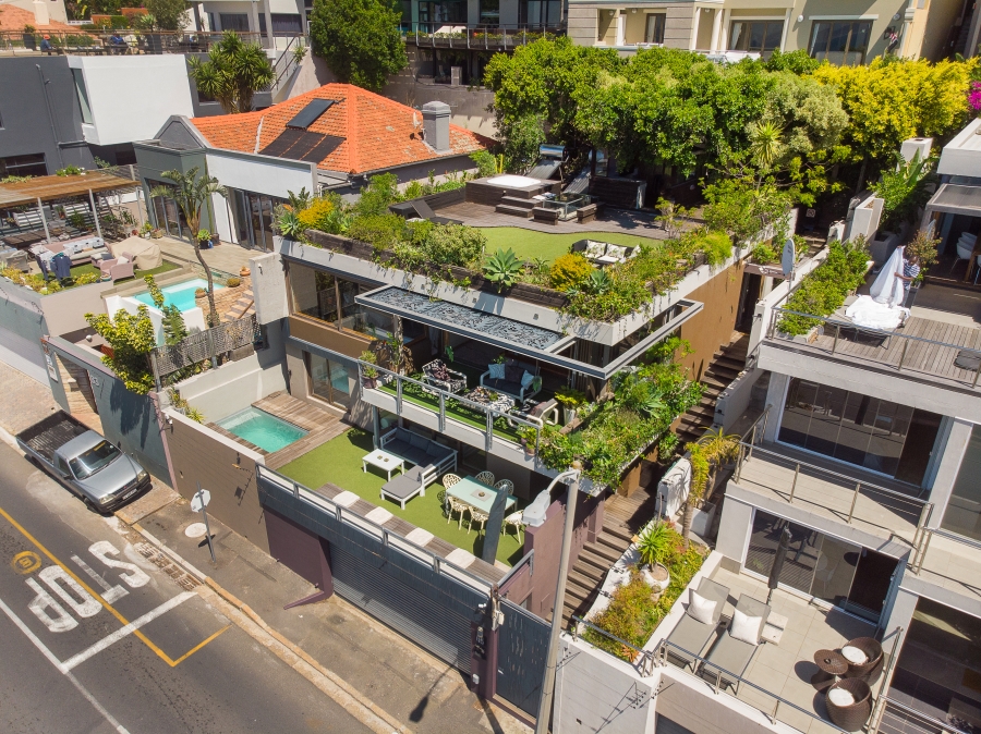 5 Bedroom Property for Sale in Green Point Western Cape